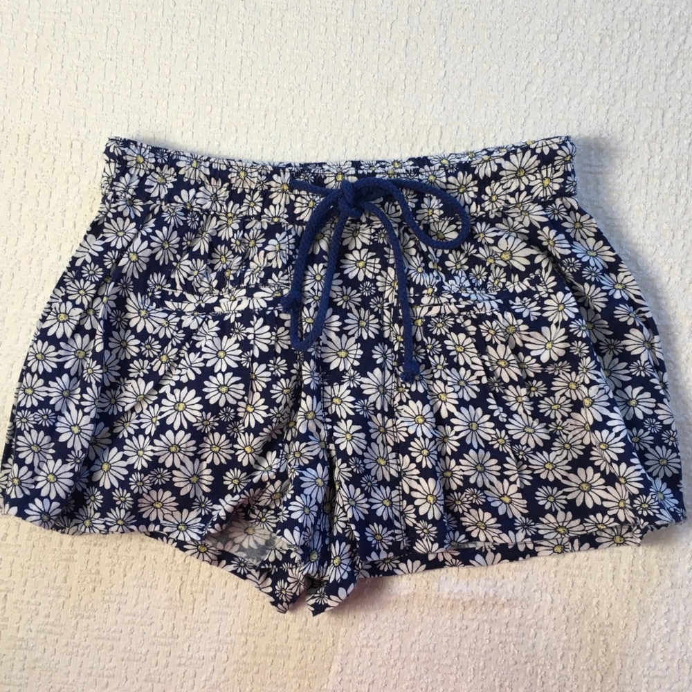 Free People Daisy XS‎ Floral Shorts Boho Cottage Hippie Festival Indie Beach